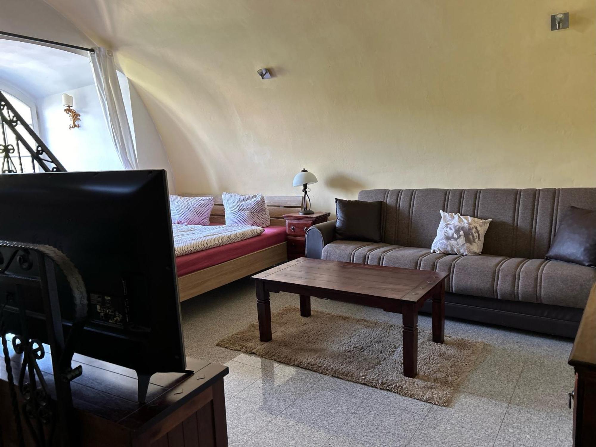 Ferienwohnung Rezidence Napoleon Loket Exterior foto